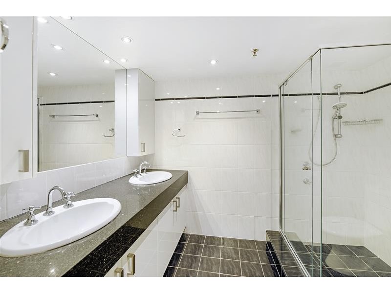 ‘SPINNAKER’ 3554 Main Beach Parade, Main Beach QLD 4217