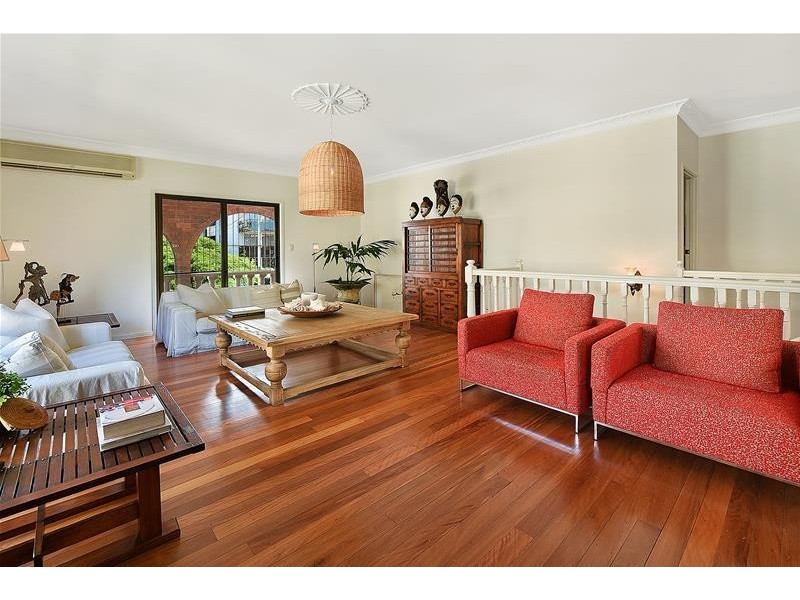 47 Woodroffe Avenue, Main Beach QLD 4217