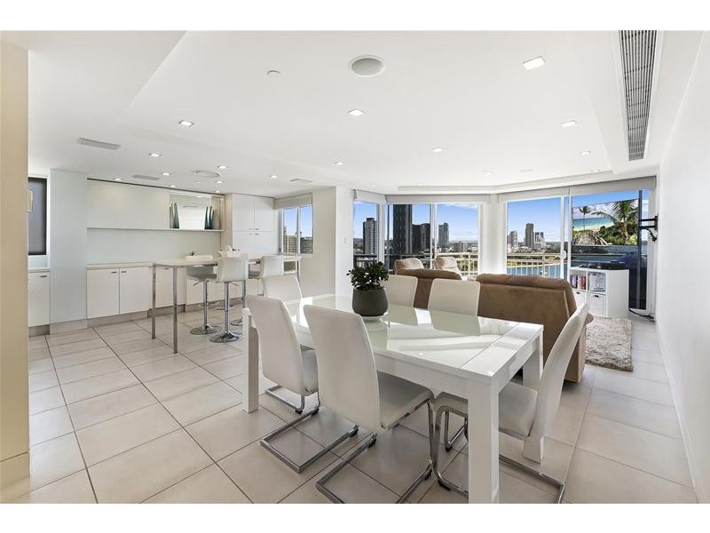 ‘OCEAN SANDS’ 11 Hughes Avenue, Main Beach QLD 4217