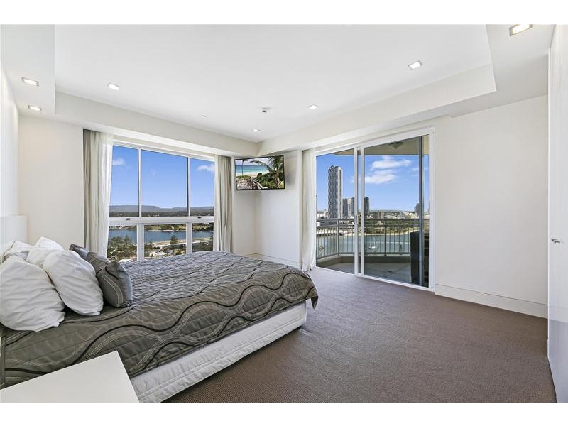 ‘OCEAN SANDS’ 11 Hughes Avenue, Main Beach QLD 4217