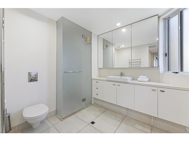 ‘OCEAN SANDS’ 11 Hughes Avenue, Main Beach QLD 4217