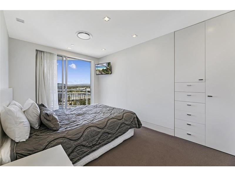 ‘OCEAN SANDS’ 11 Hughes Avenue, Main Beach QLD 4217