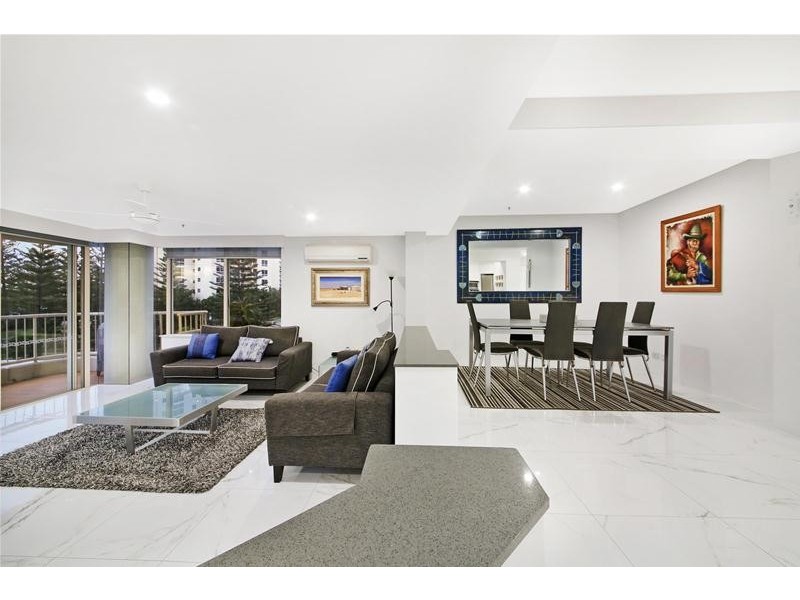 1 Peak Avenue ‘PARK LANE’, Main Beach QLD 4217