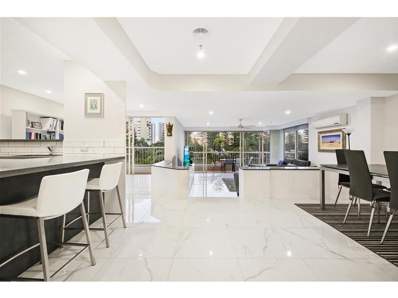 1 Peak Avenue ‘PARK LANE’, Main Beach QLD 4217