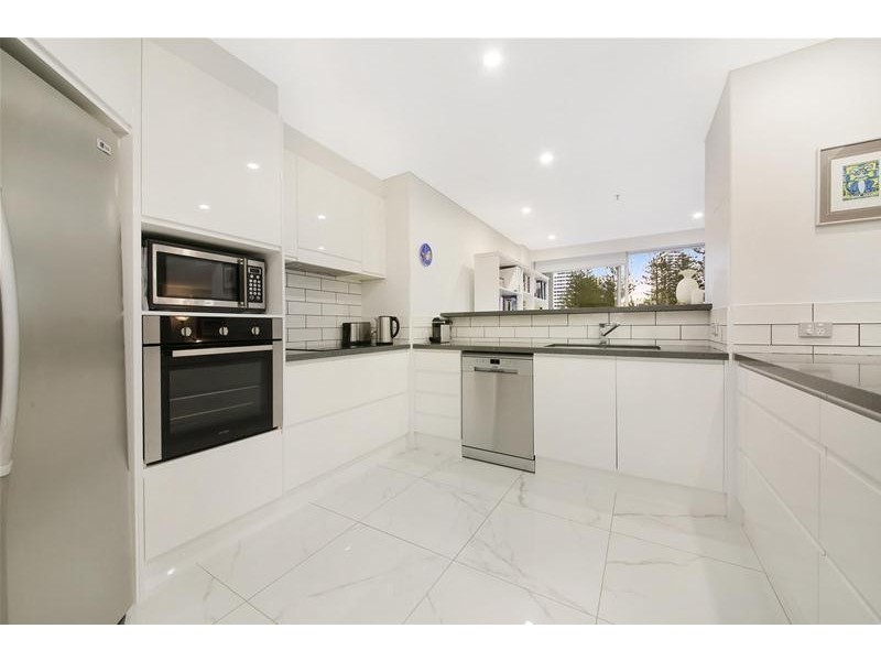 1 Peak Avenue ‘PARK LANE’, Main Beach QLD 4217