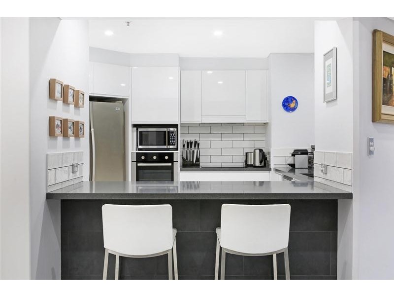 1 Peak Avenue ‘PARK LANE’, Main Beach QLD 4217