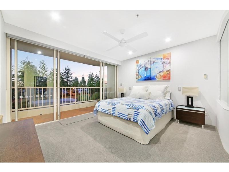 1 Peak Avenue ‘PARK LANE’, Main Beach QLD 4217