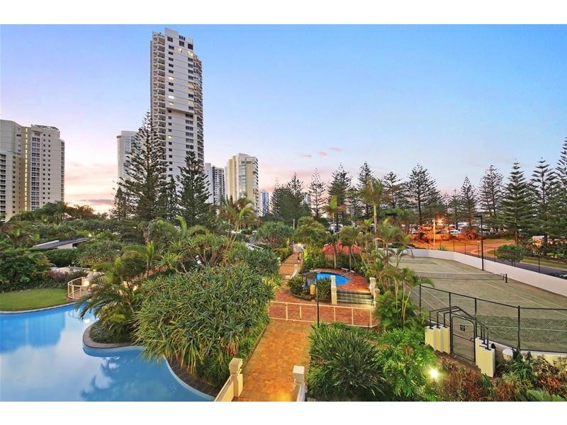 1 Peak Avenue ‘PARK LANE’, Main Beach QLD 4217