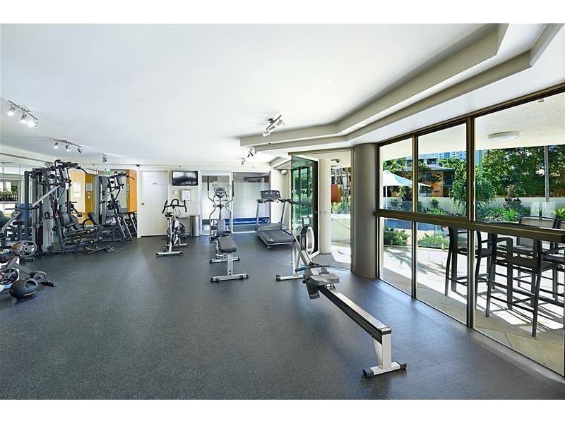 ‘MAIN BEACH TOWER’ 2 Cronin Avenue, Main Beach QLD 4217