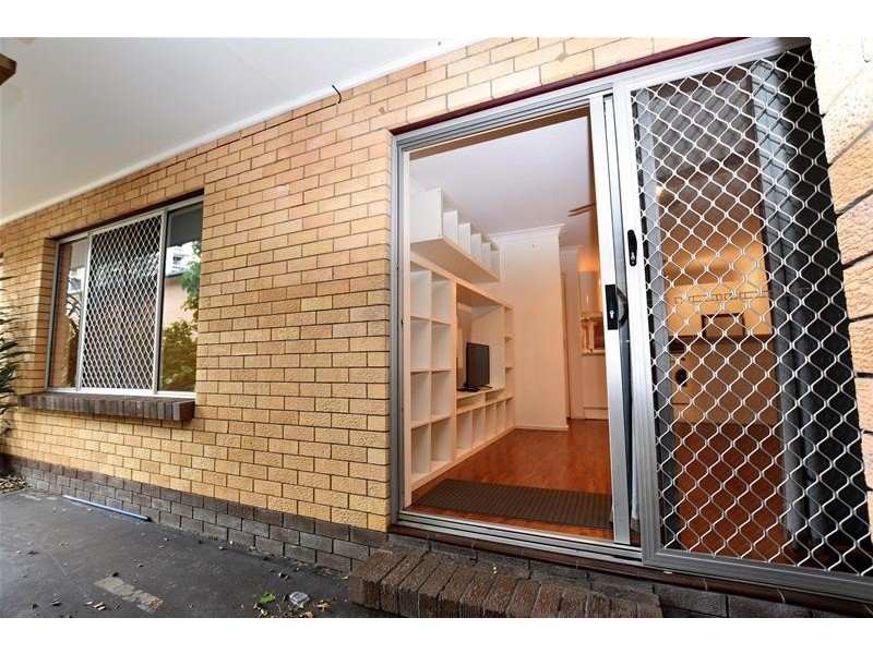 35 Breaker Street, Main Beach QLD 4217