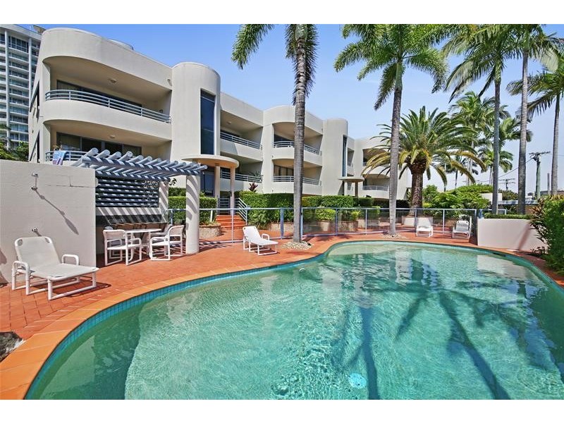 ‘MAIN PLACE’ 32 Cronin  Avenue, Main Beach QLD 4217