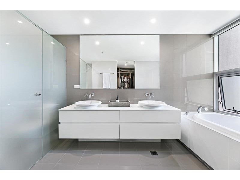 ‘AXIS’ 11 Hill Parade, Main Beach QLD 4217