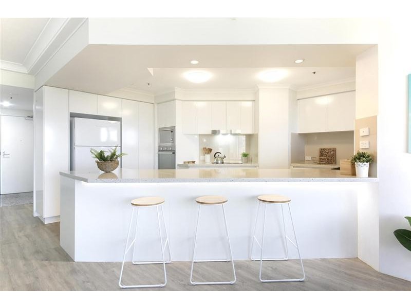 ‘GRAND MARINER’ 12 Commodore Drive, Paradise Waters QLD 4217