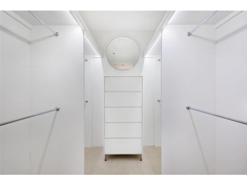 ‘GRAND MARINER’ 12 Commodore Drive, Paradise Waters QLD 4217