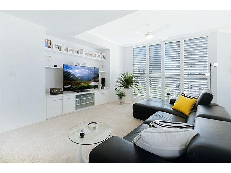 1 Lennie Avenue ‘LIBERTY PACIFIC’, Main Beach QLD 4217