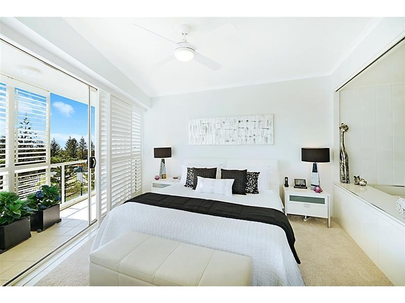 1 Lennie Avenue ‘LIBERTY PACIFIC’, Main Beach QLD 4217