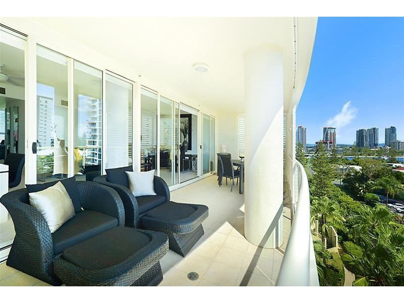 1 Lennie Avenue ‘LIBERTY PACIFIC’, Main Beach QLD 4217