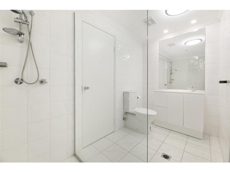 ‘The Meriton’ 29 Woodroffe Street, Main Beach QLD 4217