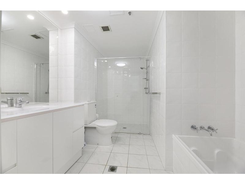 ‘The Meriton’ 29 Woodroffe Street, Main Beach QLD 4217