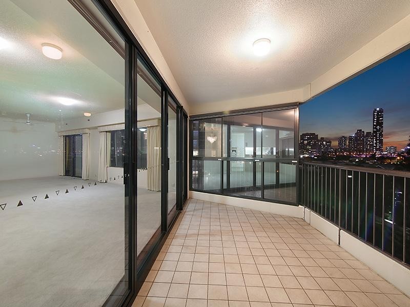 ‘THE INLET’ 24 Breaker Street, Main Beach QLD 4217