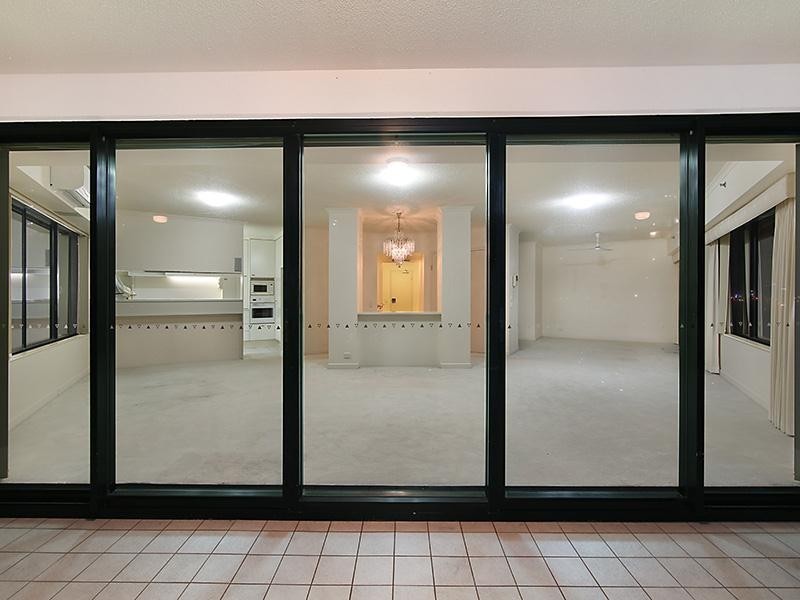 ‘THE INLET’ 24 Breaker Street, Main Beach QLD 4217