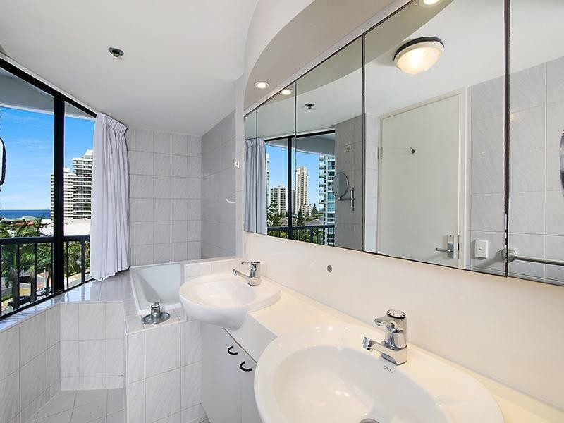 ‘THE INLET’ 24 Breaker Street, Main Beach QLD 4217