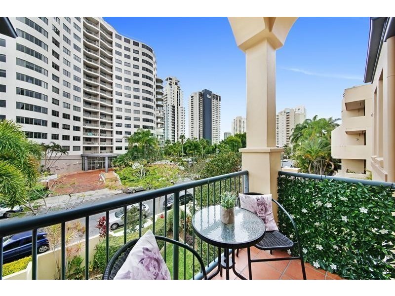 ‘SAINTE MAXIME’ 38 Woodroffe Avenue, Main Beach QLD 4217