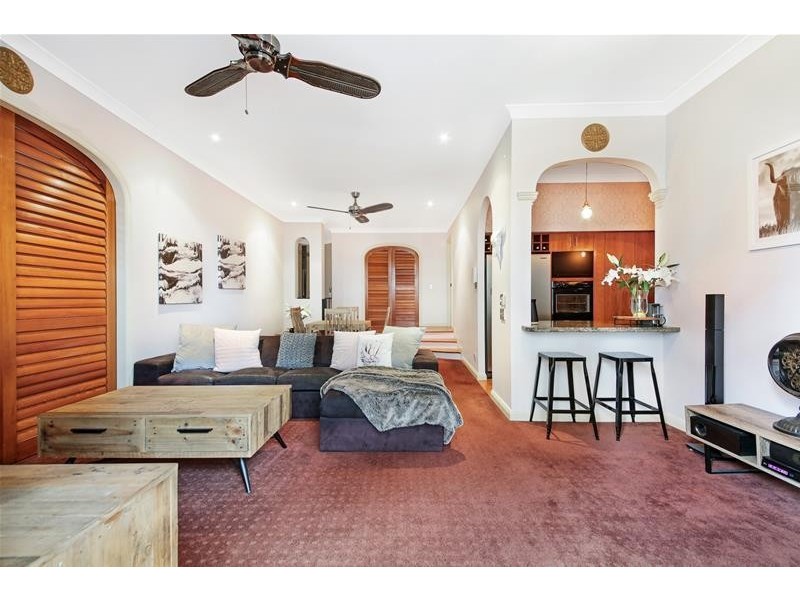 ‘SAINTE MAXIME’ 38 Woodroffe Avenue, Main Beach QLD 4217