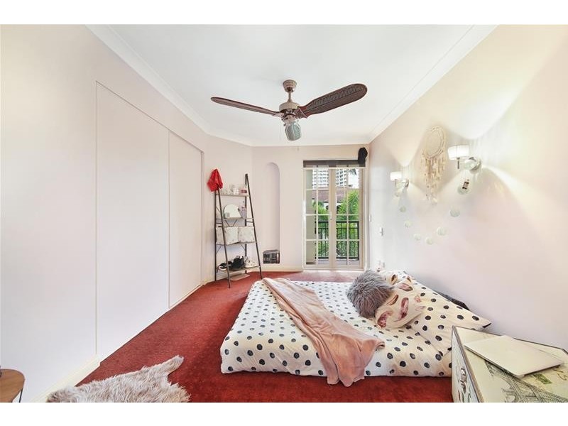 ‘SAINTE MAXIME’ 38 Woodroffe Avenue, Main Beach QLD 4217