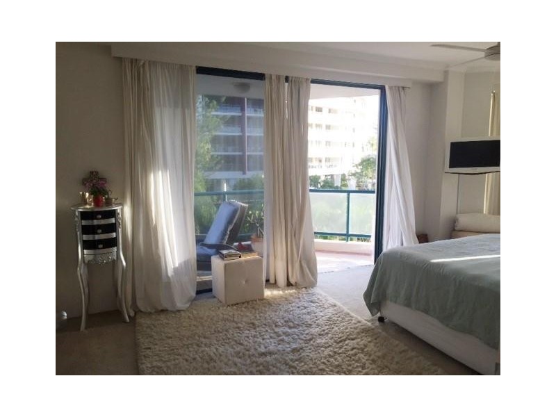 ‘Waratah’ 22 Montgomery Avenue, Main Beach QLD 4217