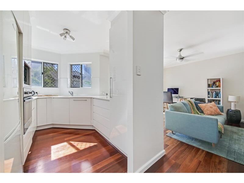 ‘ALOHA LANE’ 11 Breaker Street, Main Beach QLD 4217