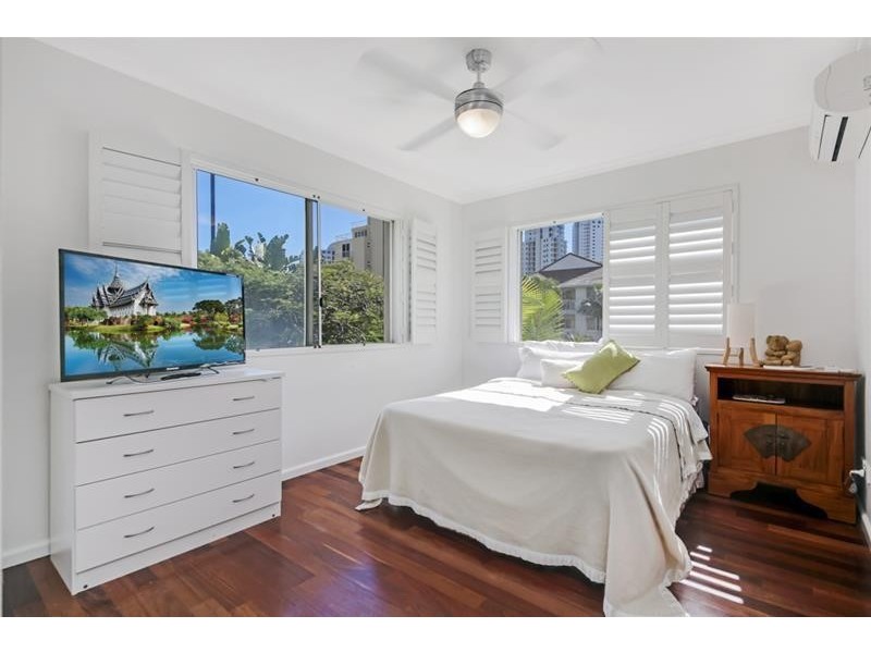 ‘ALOHA LANE’ 11 Breaker Street, Main Beach QLD 4217
