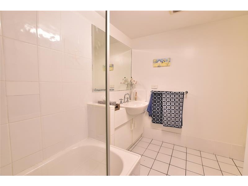 ‘CHIDORI COURT’ 1 Cronin Avenue, Main Beach QLD 4217