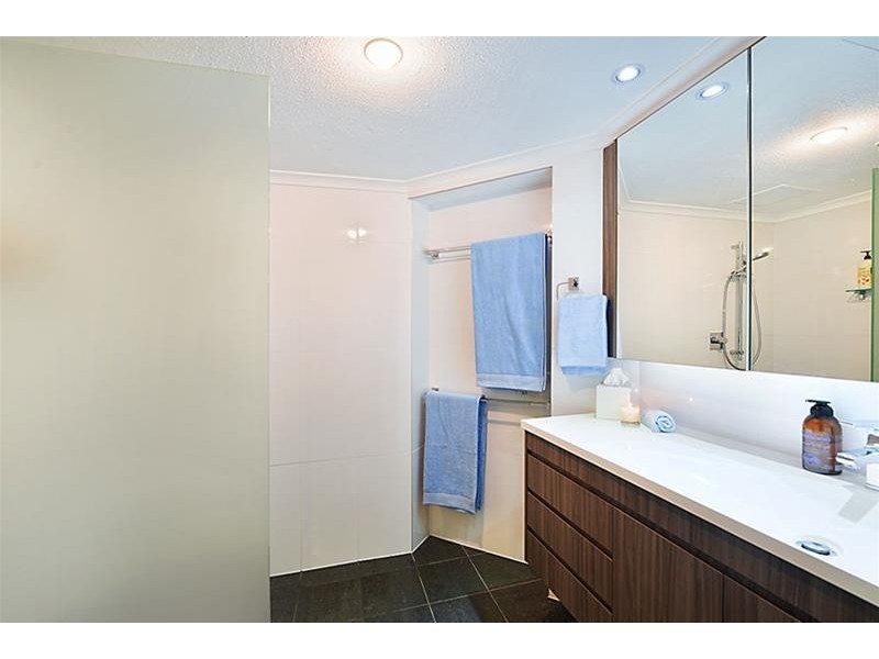 ‘ATLANTIS EAST’ 2 Admiralty Drive, Paradise Waters QLD 4217