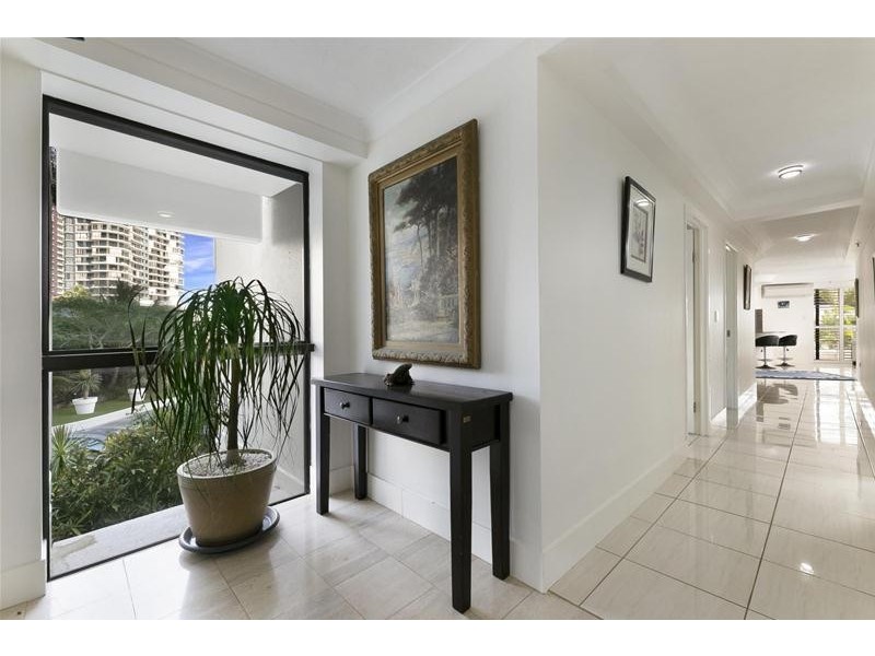 ‘PINTARI’ 3 Cunningham Avenue, Main Beach QLD 4217