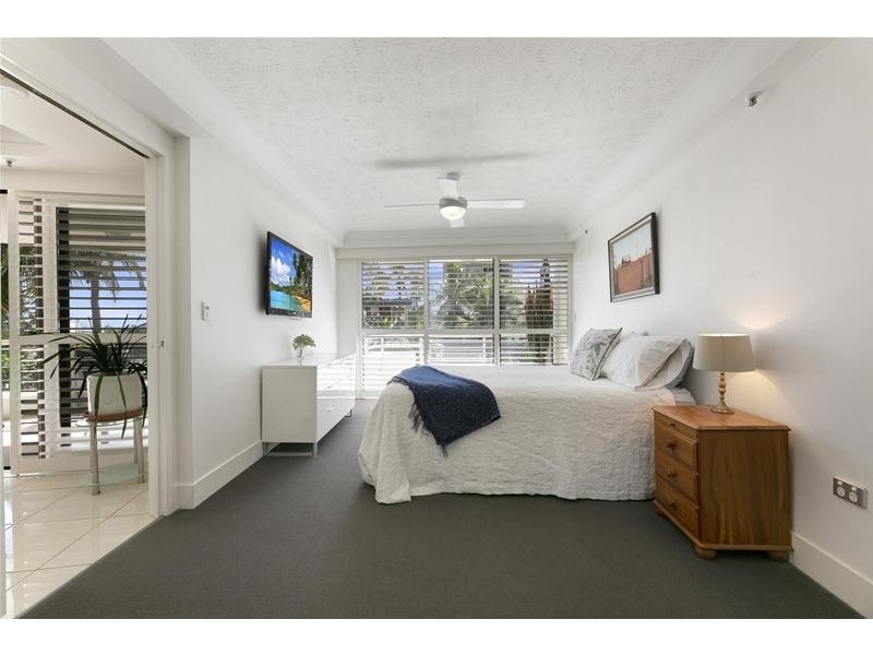 ‘PINTARI’ 3 Cunningham Avenue, Main Beach QLD 4217