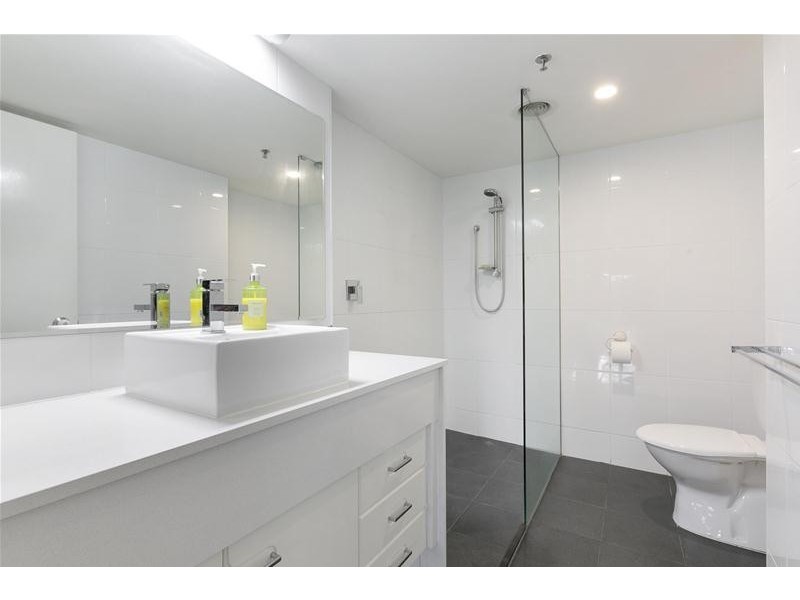 ‘PINTARI’ 3 Cunningham Avenue, Main Beach QLD 4217