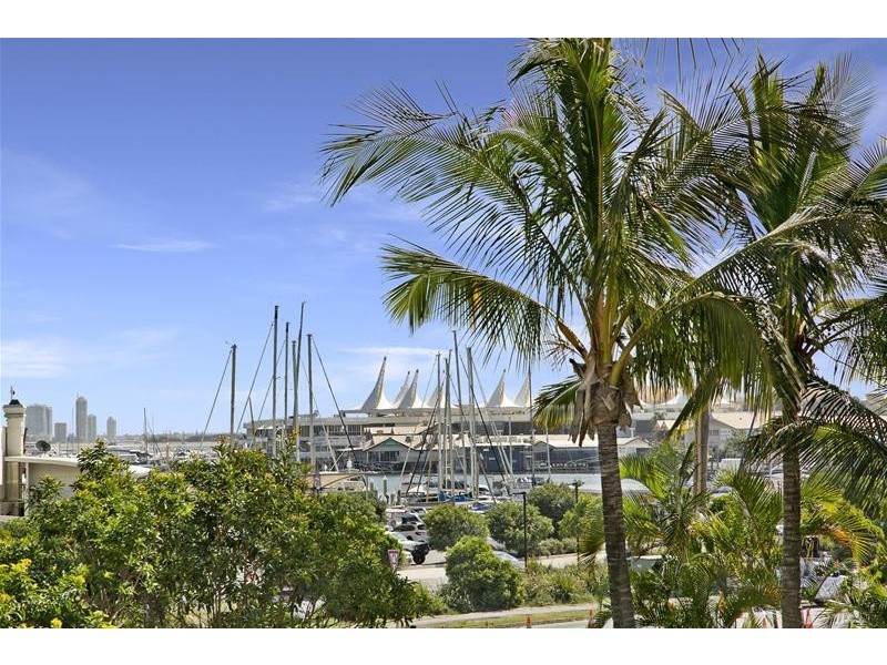 ‘PINTARI’ 3 Cunningham Avenue, Main Beach QLD 4217