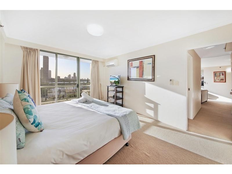 ‘THE MERITON’ 29 Woodroffe Avenue, Main Beach QLD 4217