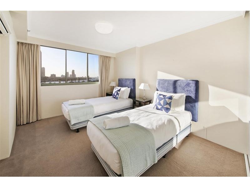 ‘THE MERITON’ 29 Woodroffe Avenue, Main Beach QLD 4217