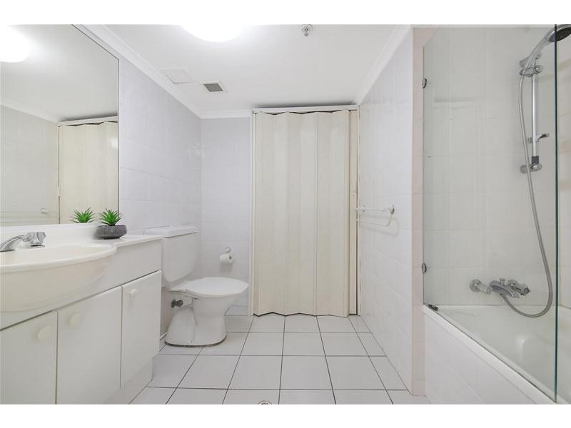 ‘THE MERITON’ 29 Woodroffe Avenue, Main Beach QLD 4217