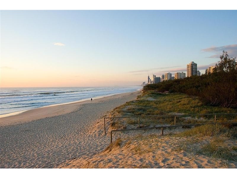 ‘THE MERITON’ 29 Woodroffe Avenue, Main Beach QLD 4217