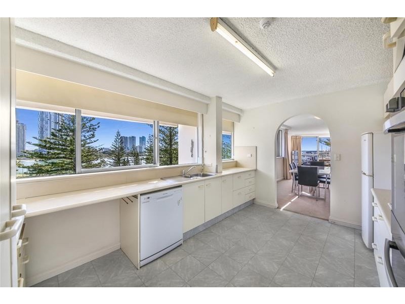 ‘Yachting Towers’ 18 MacArthur Parade, Main Beach QLD 4217