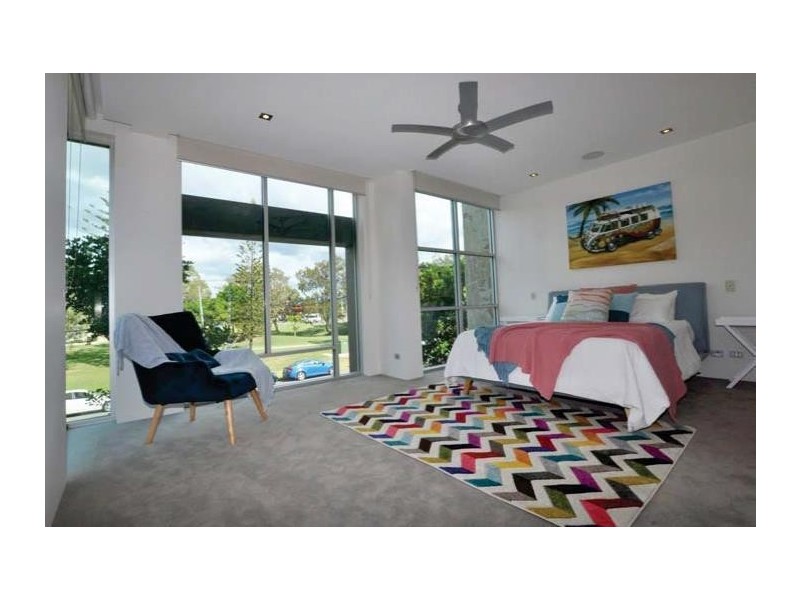 45A Breaker Street, Main Beach QLD 4217