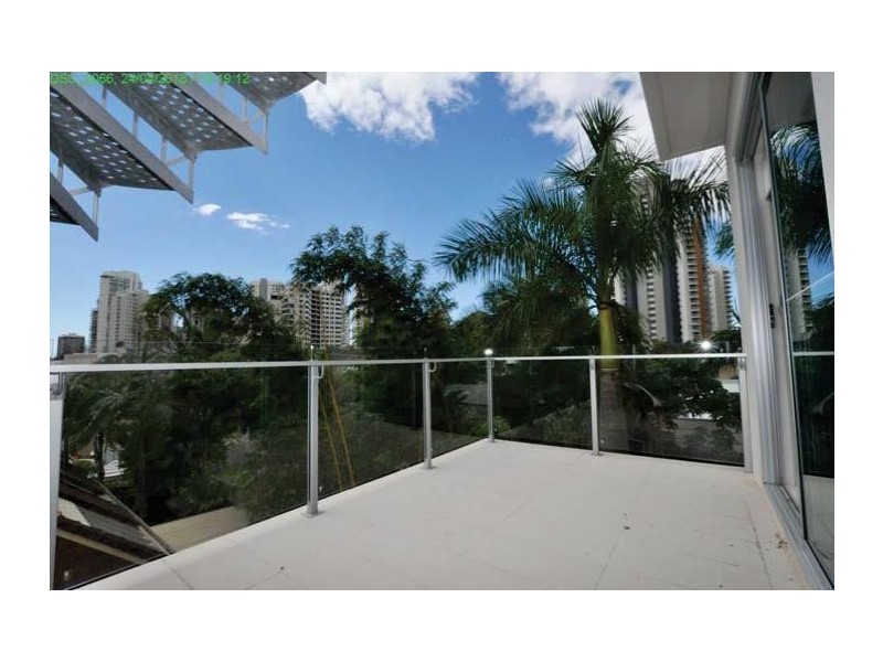 45A Breaker Street, Main Beach QLD 4217