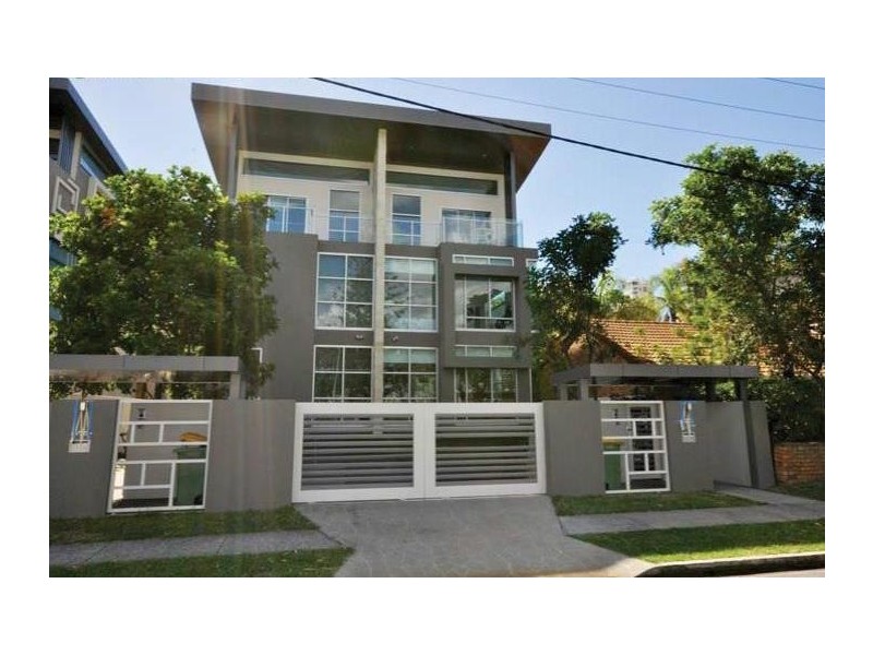 45A Breaker Street, Main Beach QLD 4217