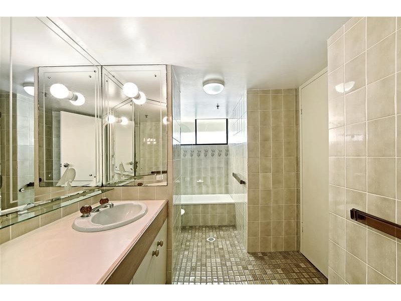 ‘SPINNAKER’.3554 Main Beach Parade, Main Beach QLD 4217