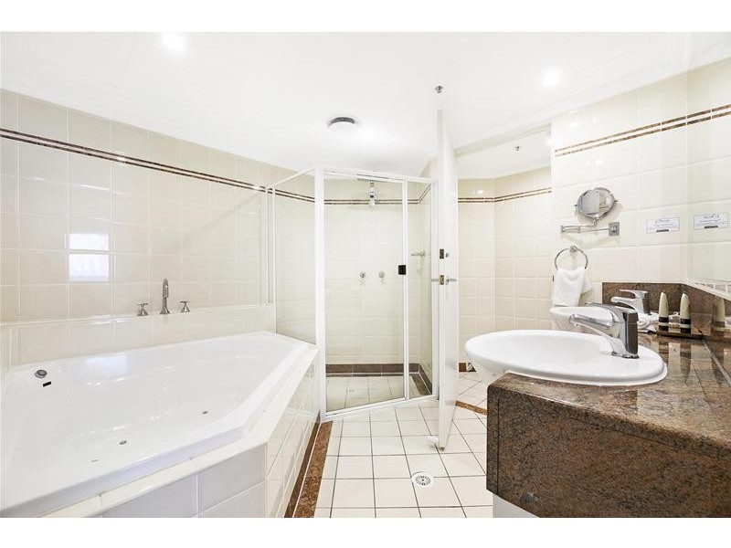 ‘OSCAR ON MAIN’ 1 Hughes Avenue, Main Beach QLD 4217