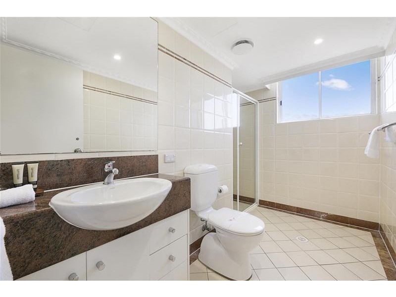 ‘OSCAR ON MAIN’ 1 Hughes Avenue, Main Beach QLD 4217