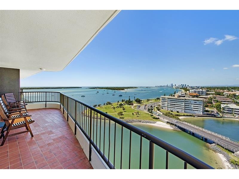 Broadwater Shores 9 Bayview Street, Runaway Bay QLD 4216